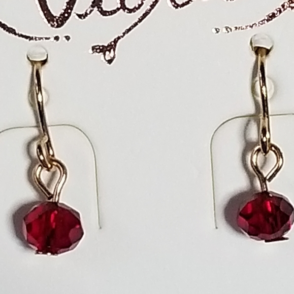 Viola Lips Pendant Short Chain Necklace Set - Picture 6 of 10